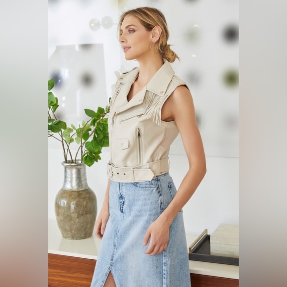 (X866-BGE) WOMEN FAUX LEATHER TASSELED VEST WITH BELT - Picture 4 of 4